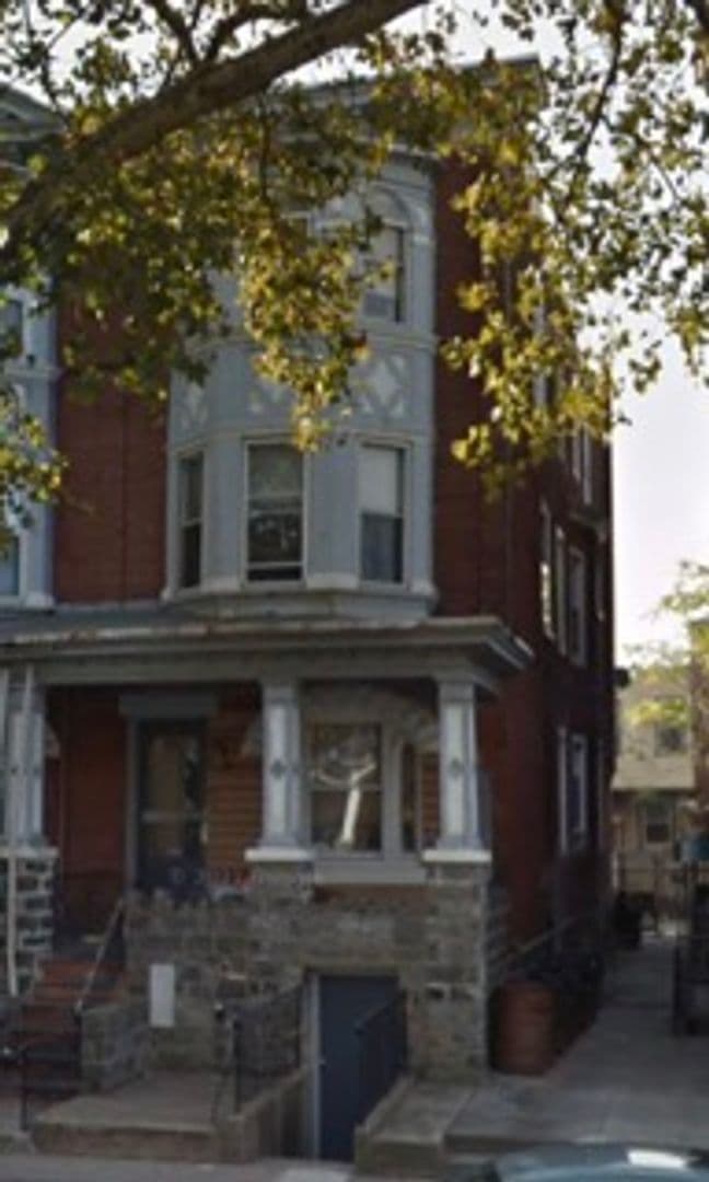 Philadelphia Apartment: 5036 Walnut Street