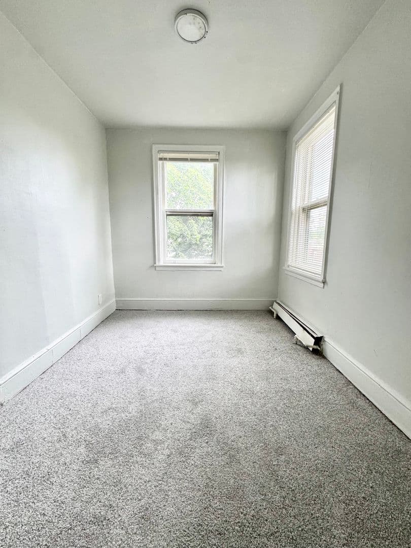 Wilmington Apartment: 2423 Tatnall St