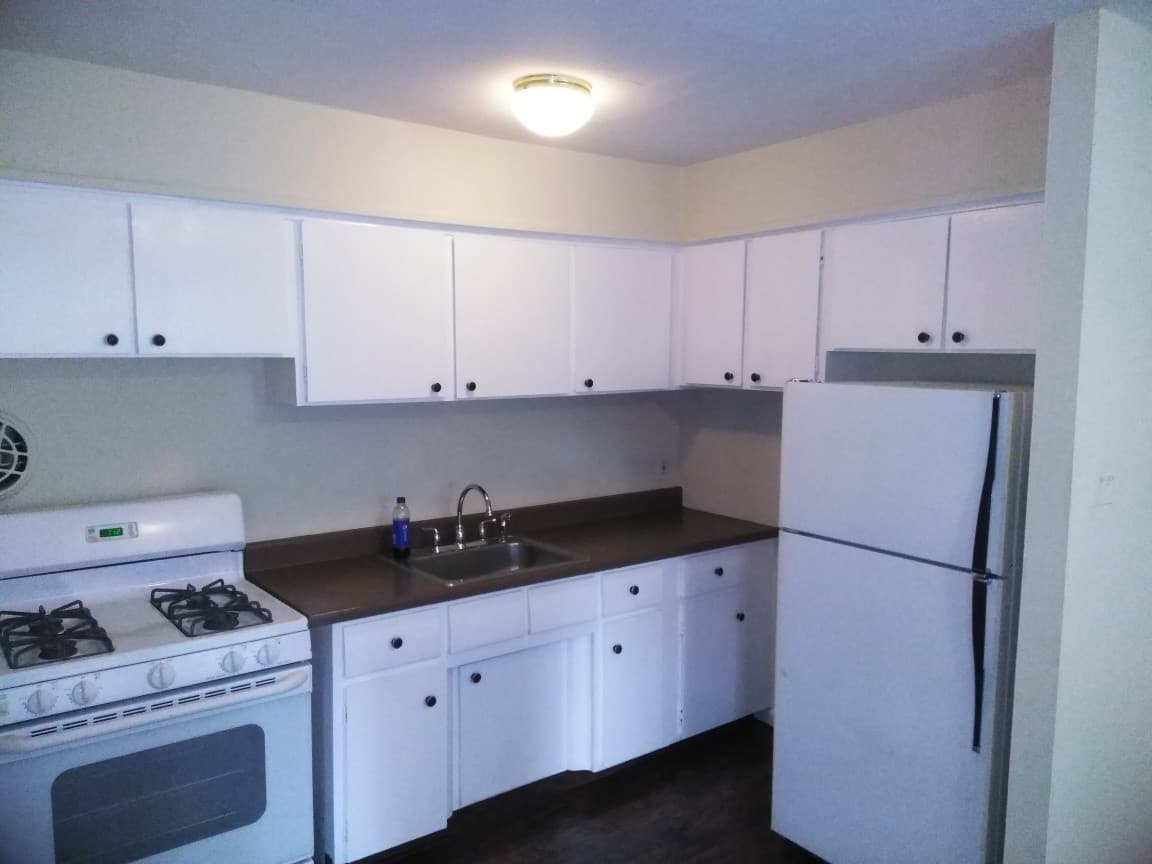 Chester Apartment: 2701 Chestnut St