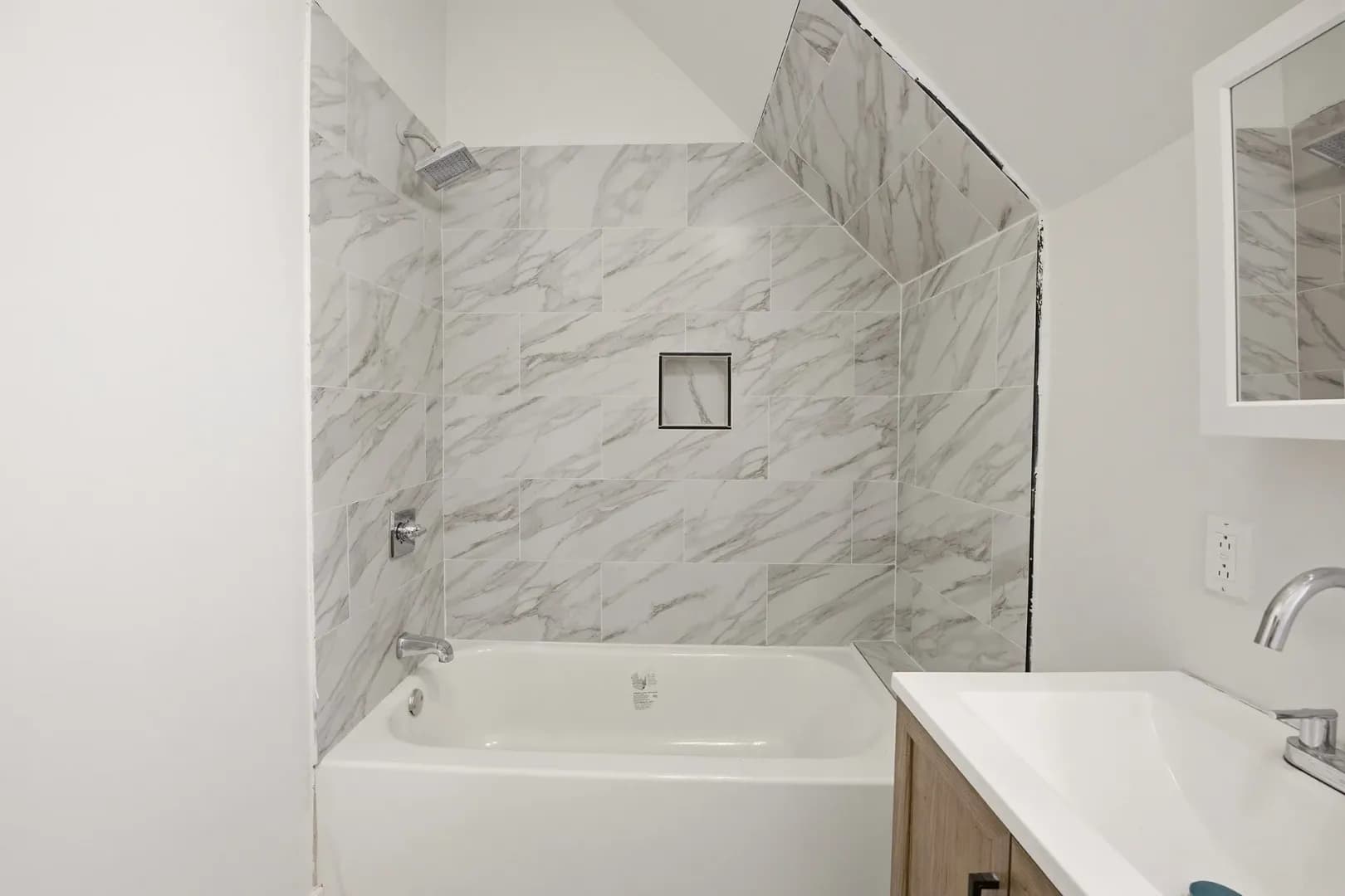 Philadelphia Apartment: 6012 RIdge Ave.