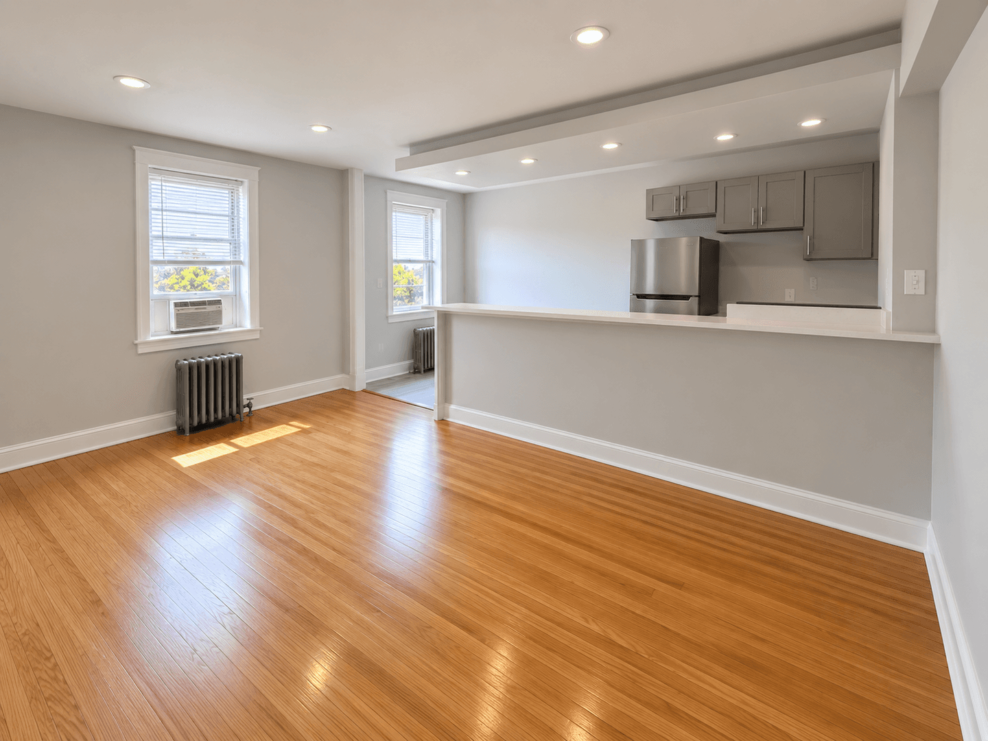 Philadelphia Apartment: 320 Rochelle Ave.