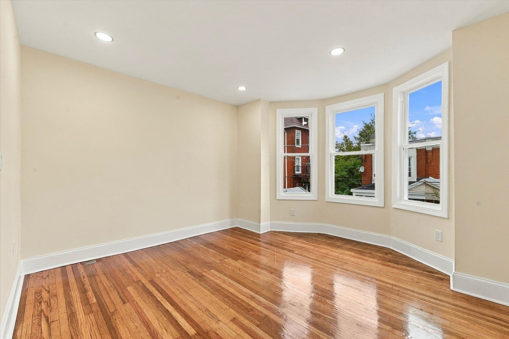 Philadelphia Apartment: 5050 Irving St.