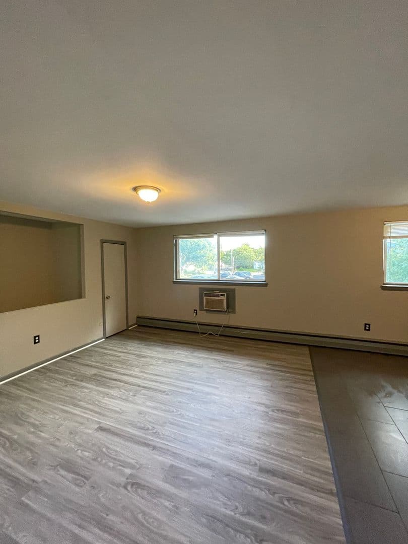 Chester Apartment: 500 East 24th Street