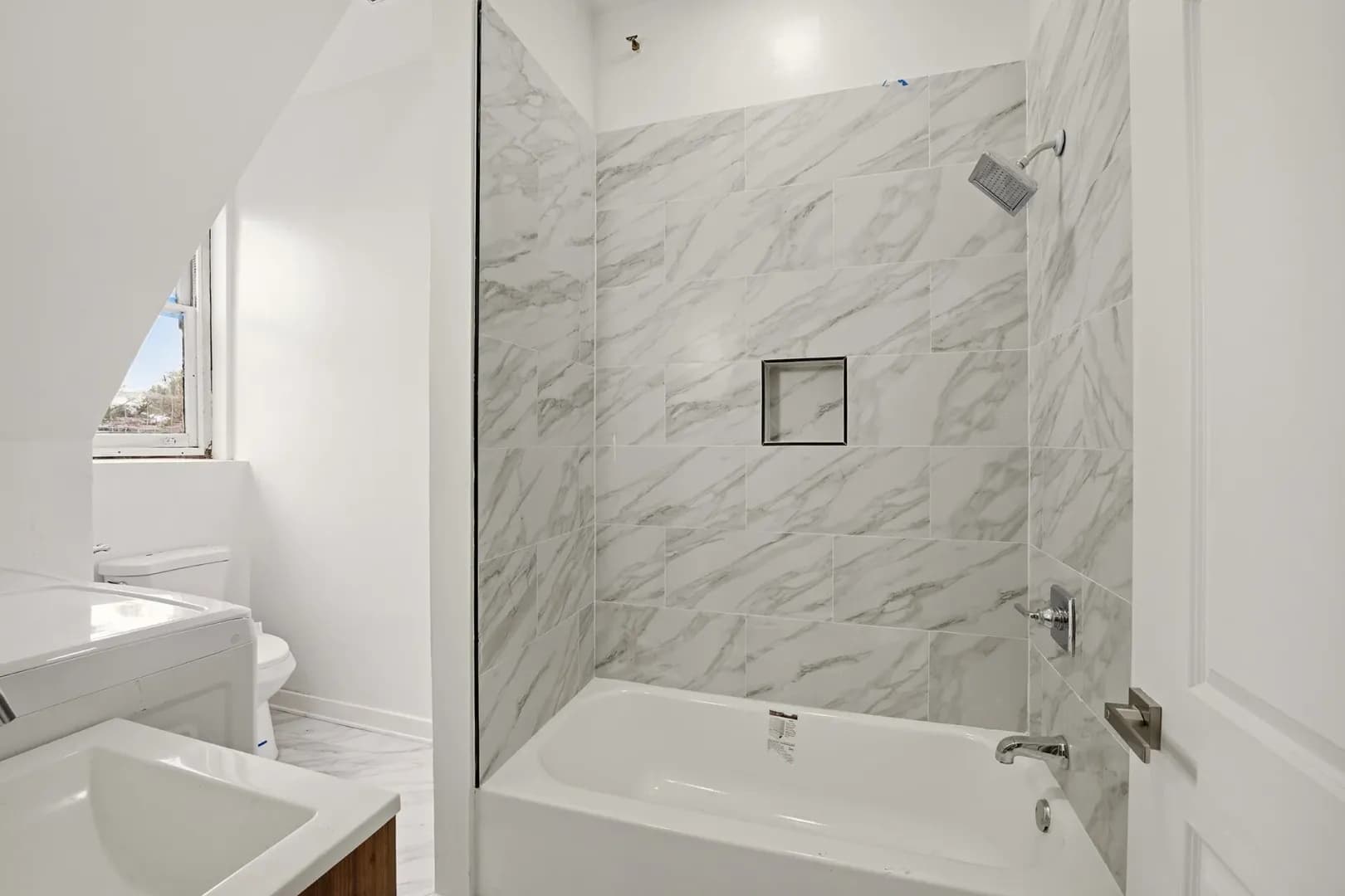 Philadelphia Apartment: 6012 RIdge Ave.