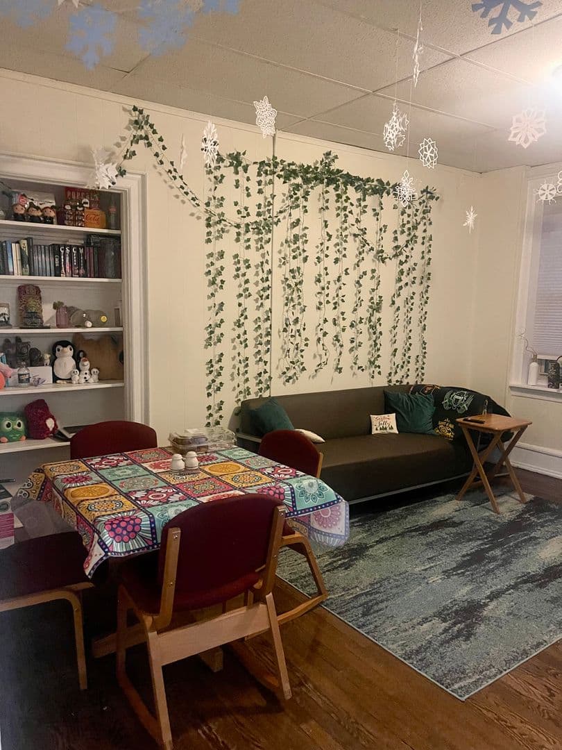 Philadelphia Apartment: 520 South 42nd St