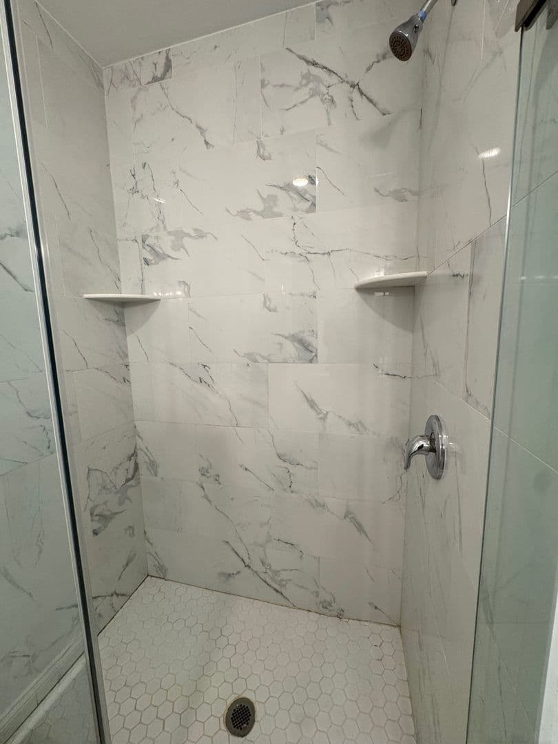 Darby Apartment: 901 Quarry St