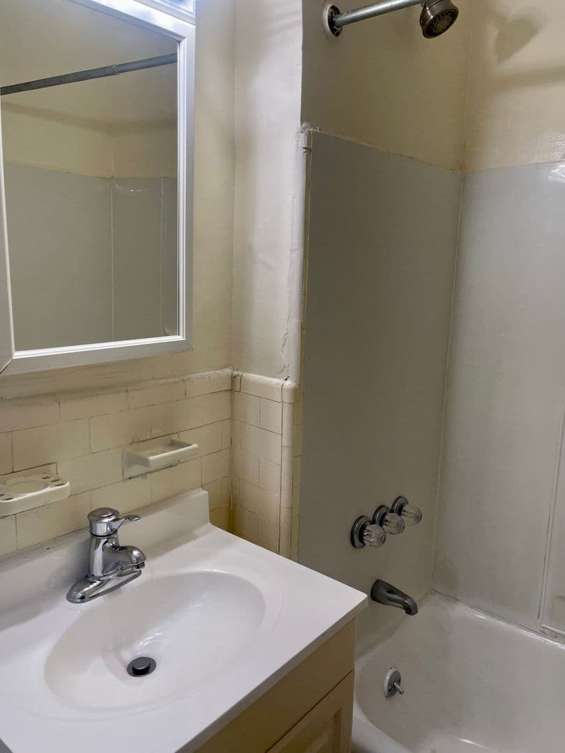 Philadelphia Apartment: 4801-4845 Pine Street
