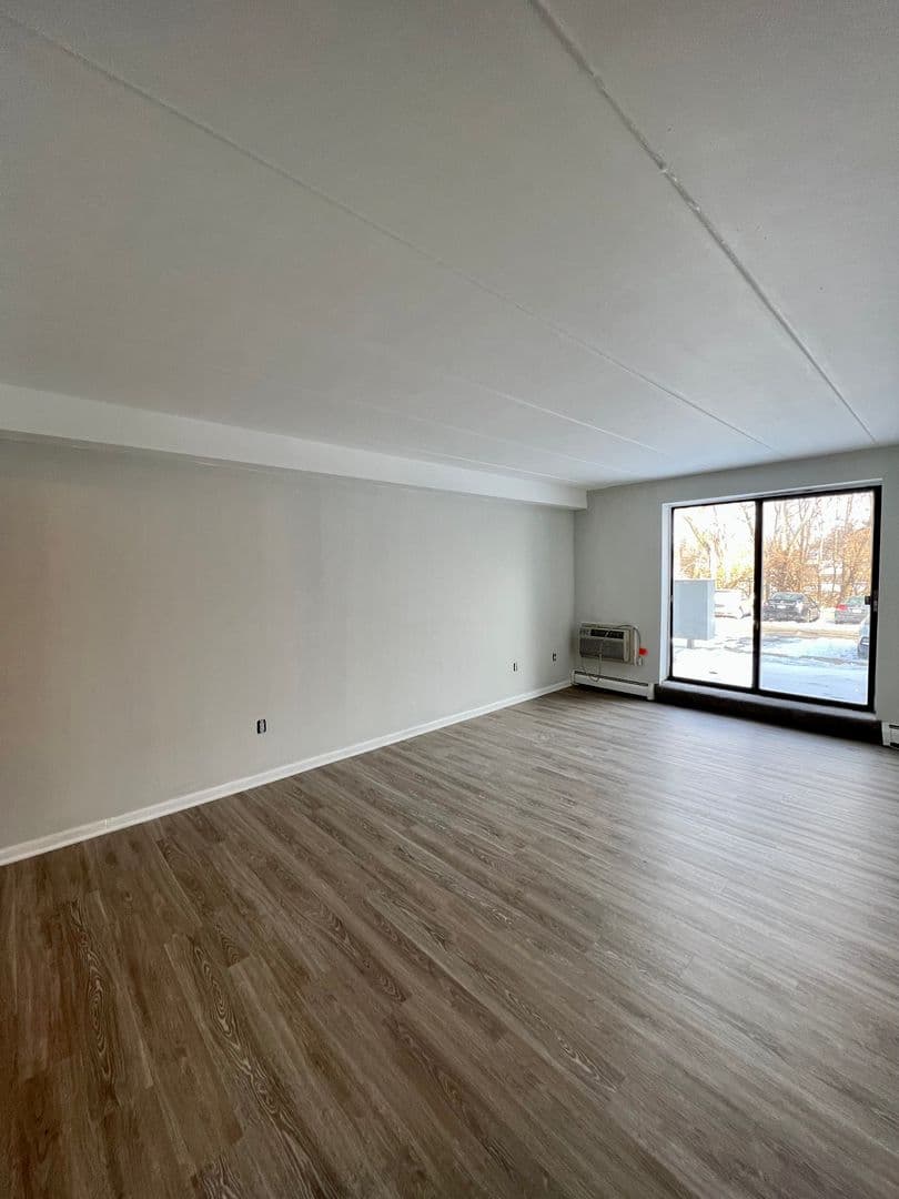 Chester Apartment: 1000 MacDade Blvd