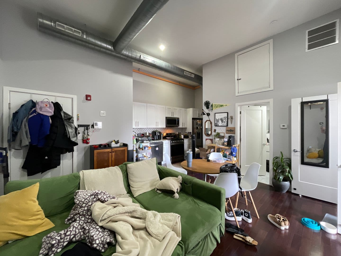 Philadelphia Apartment: 300 Richmond Street