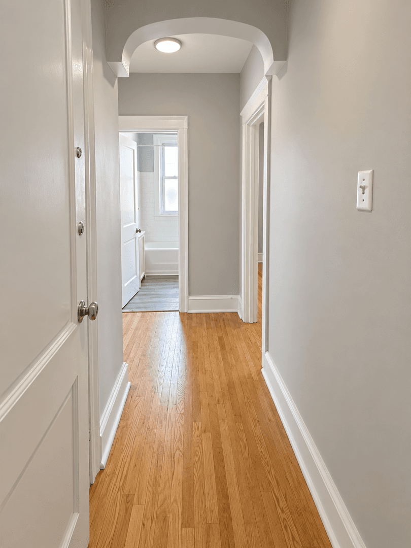 Philadelphia Apartment: 320 Rochelle Ave.