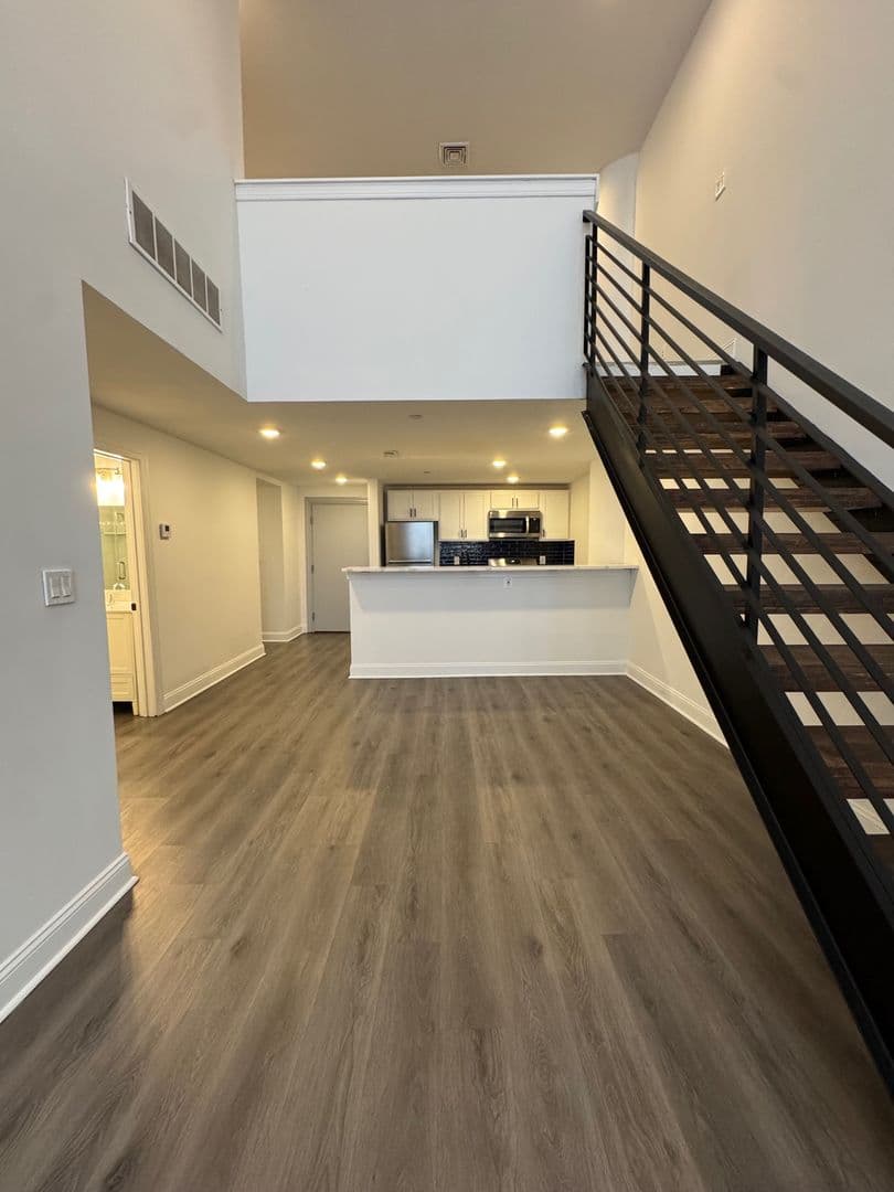 Darby Apartment: 901 Quarry St