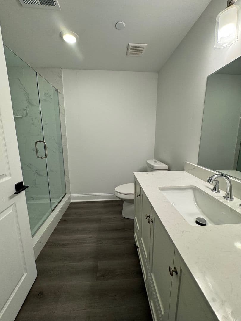 Darby Apartment: 901 Quarry St
