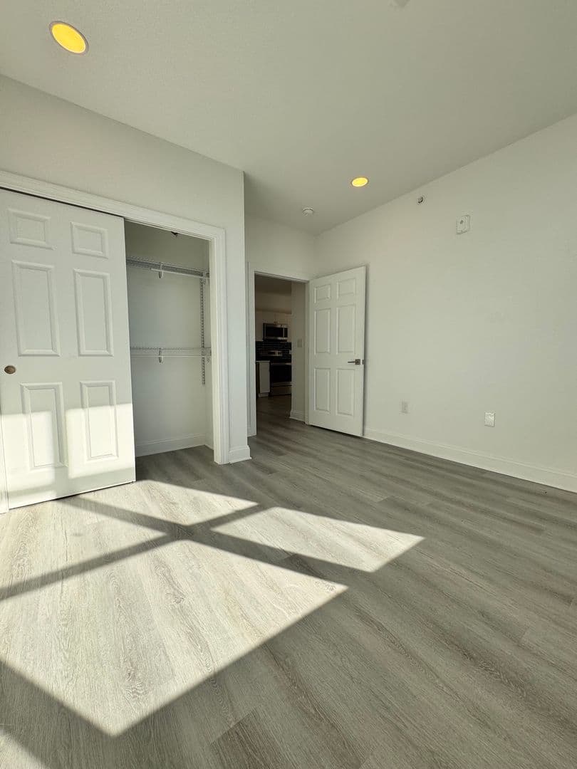 Philadelphia Apartment: 1600 W Hunting Park