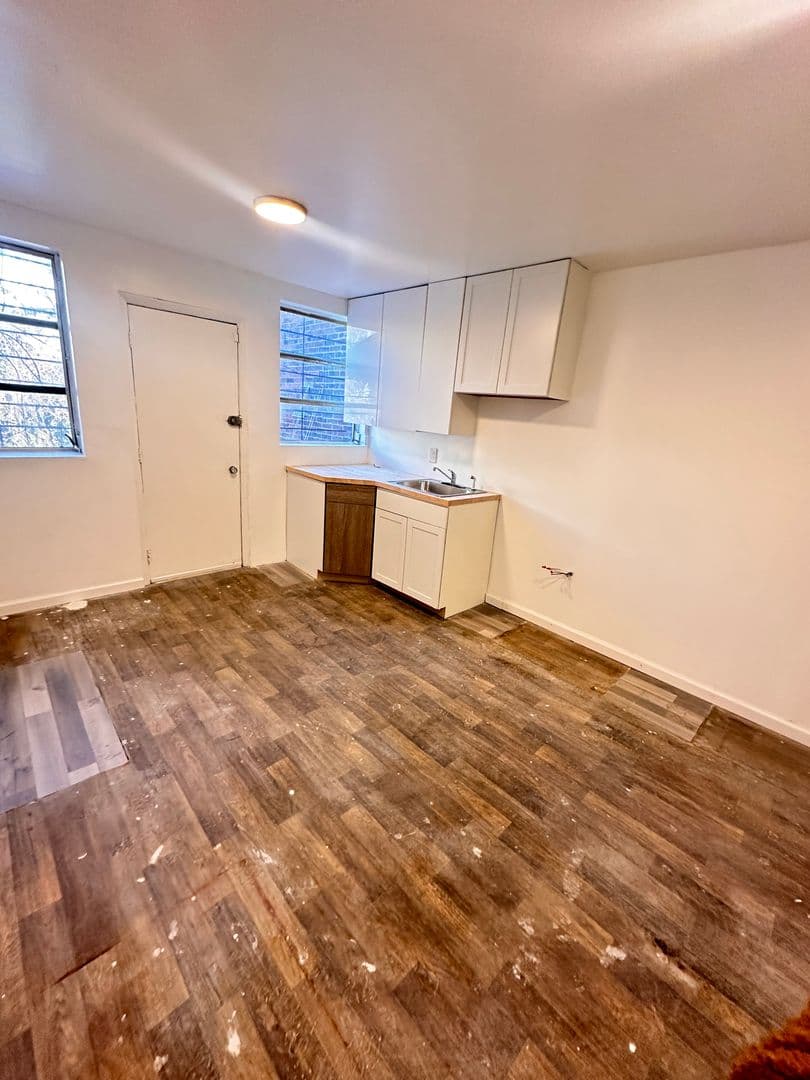 Philadelphia Apartment: 5023 Walnut Street