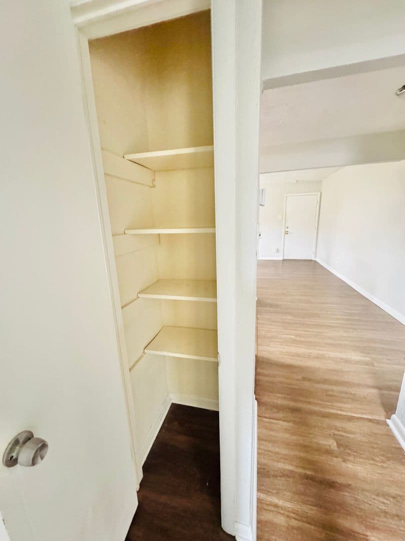 Morton Apartment: 75 Morton Ave