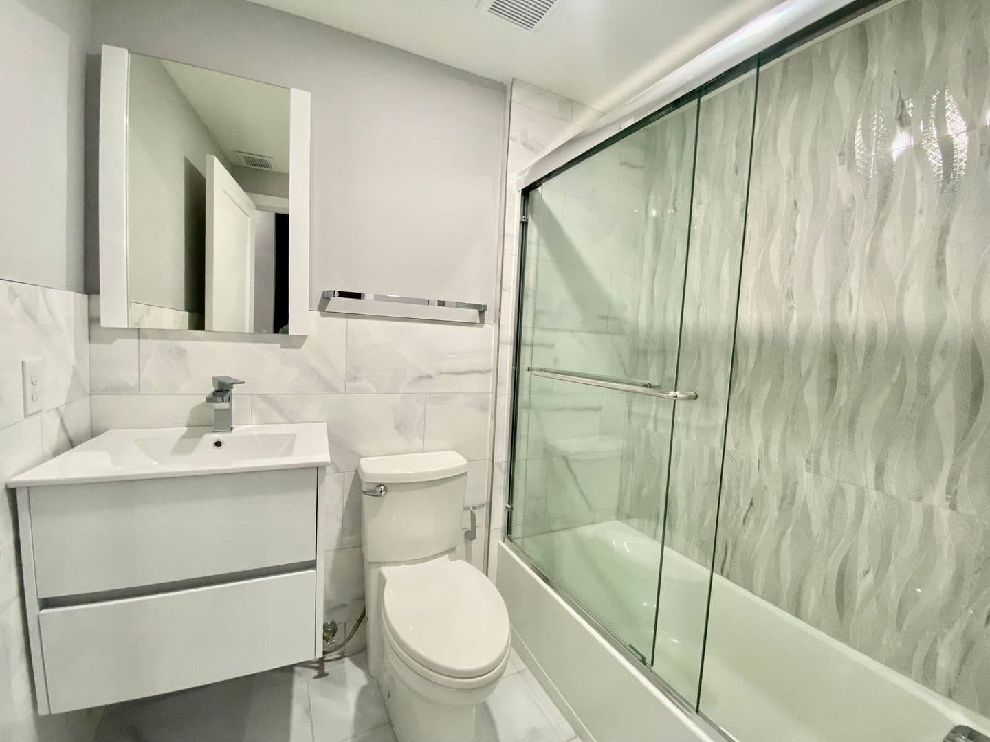 Philadelphia Apartment: 300 Richmond Street