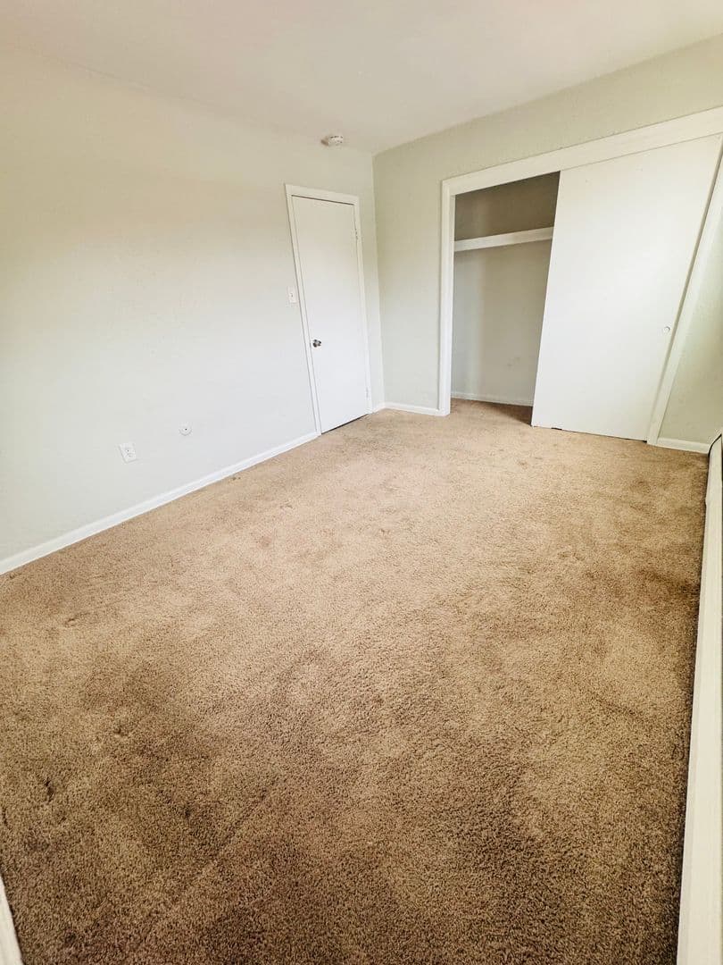 Morton Apartment: 75 Morton Ave