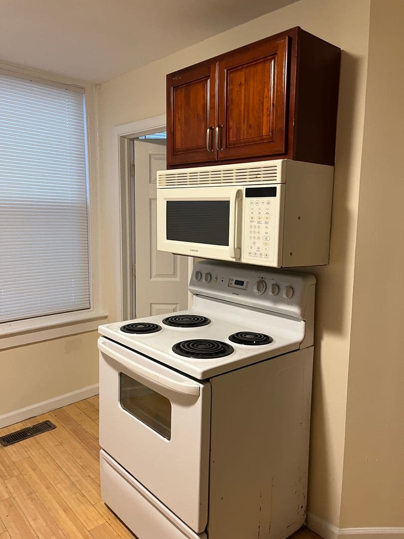 Philadelphia Apartment: 5019 Walnut Street
