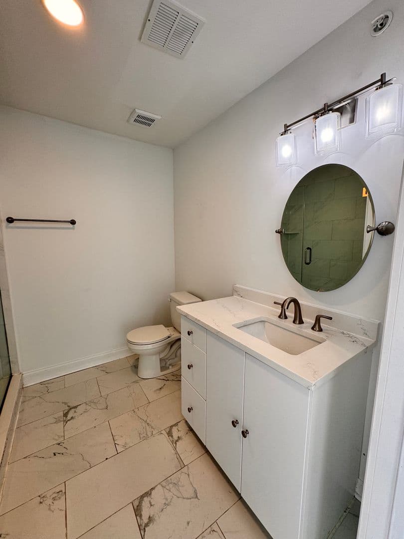 Philadelphia Apartment: 1600 W Hunting Park