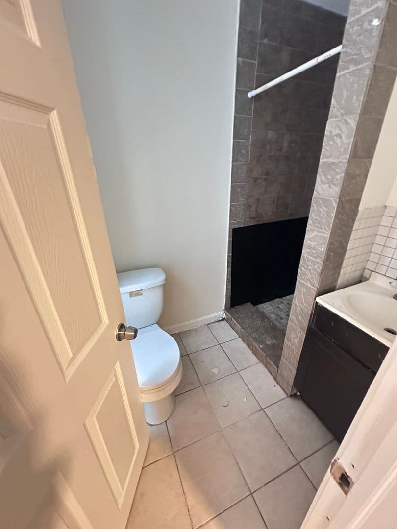 Philadelphia Apartment: 5019 Walnut Street