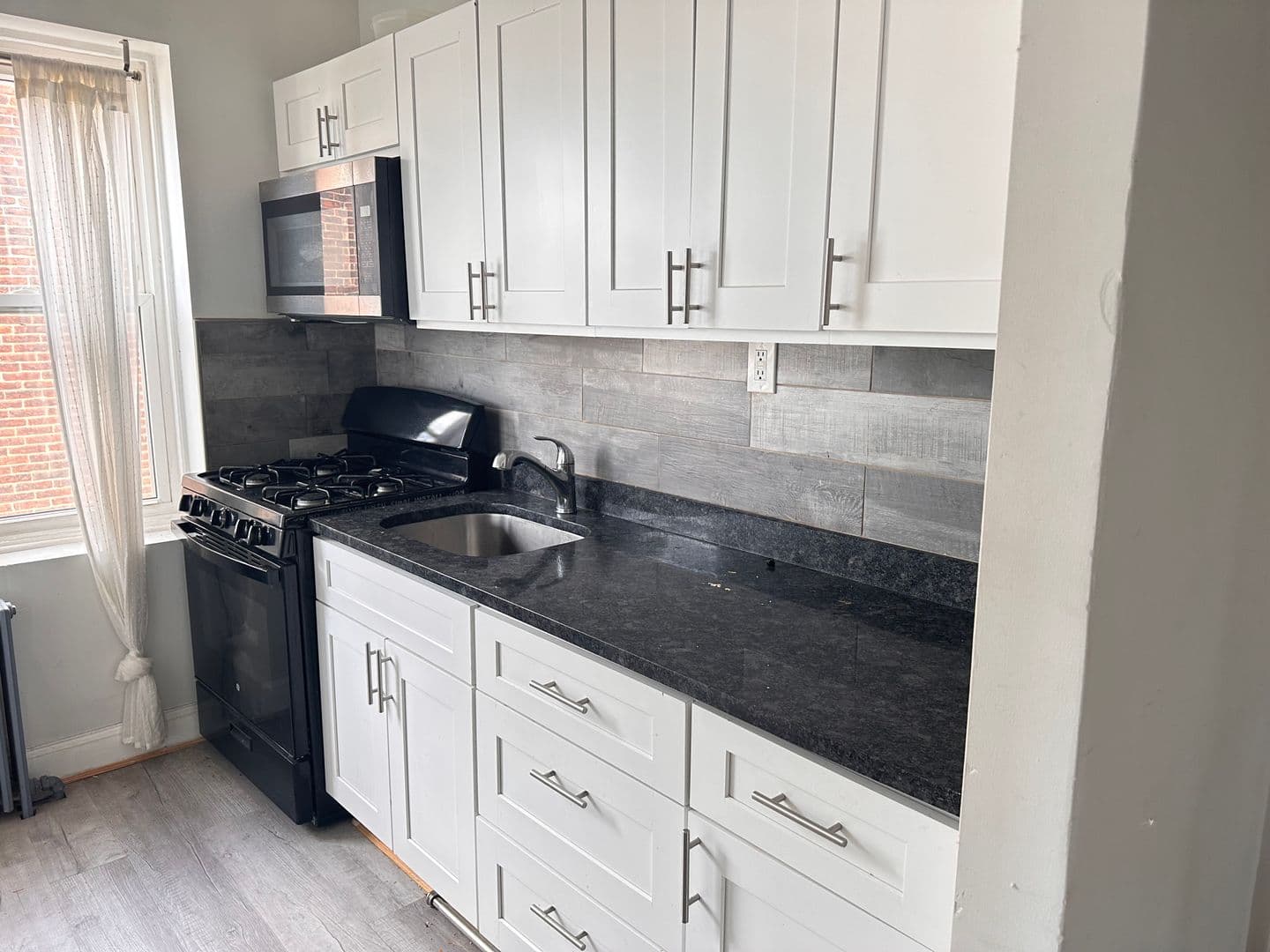 Philadelphia Apartment: 4844 Walnut Street