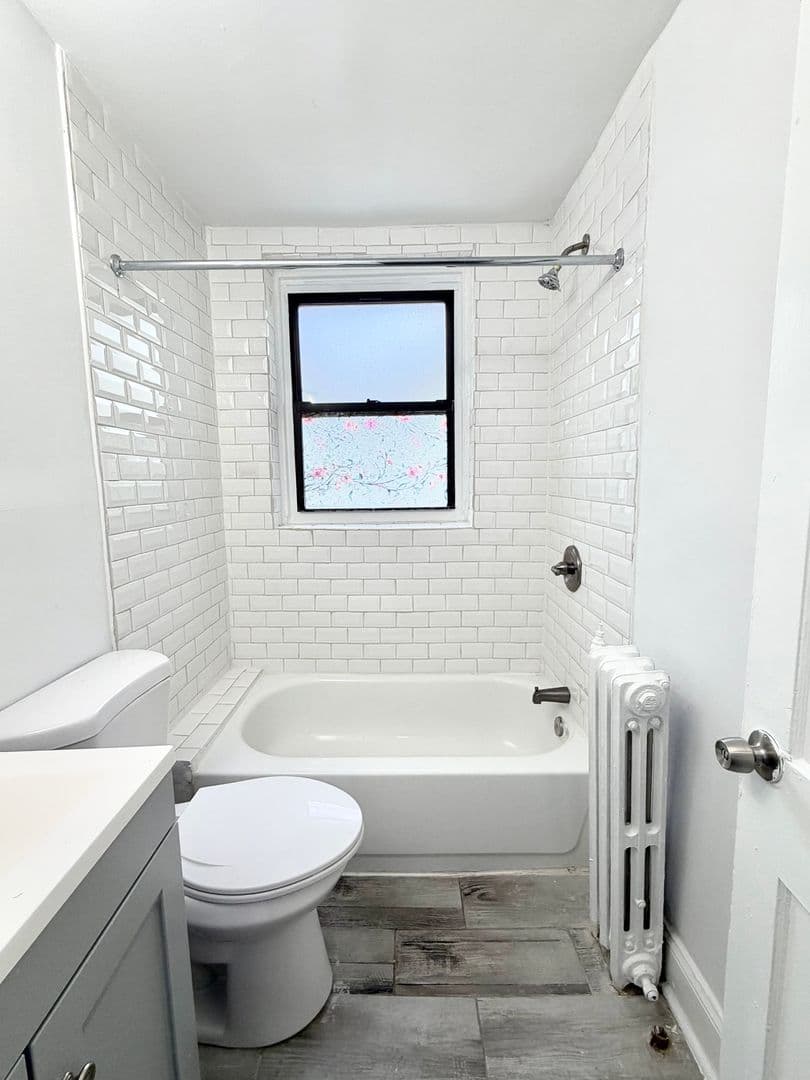 Philadelphia Apartment: 715 East Church Lane