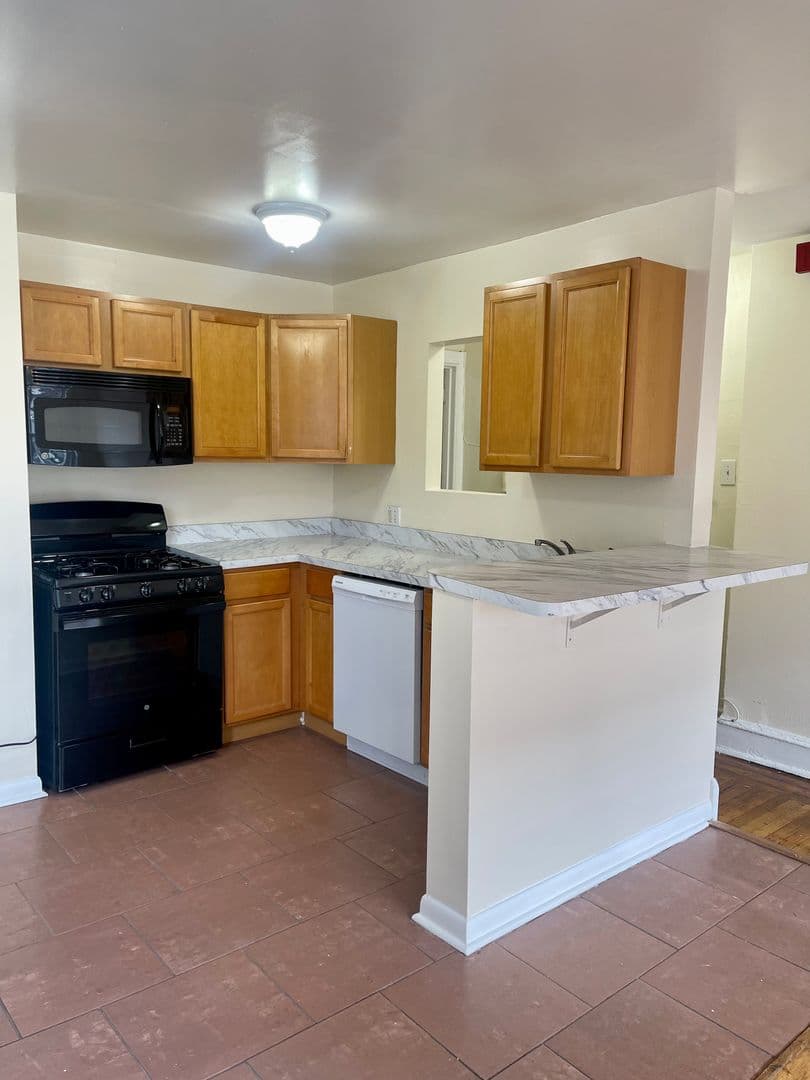 Philadelphia Apartment: 4801-4845 Pine Street