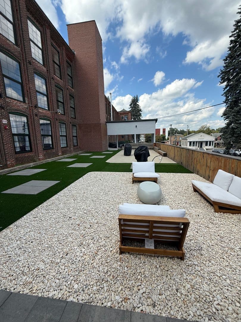 Clifton Heights Apartment: 500 E Broadway