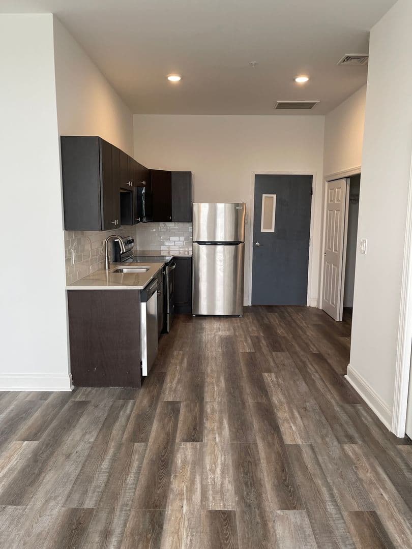 Upper Darby Apartment: 6800 Market St