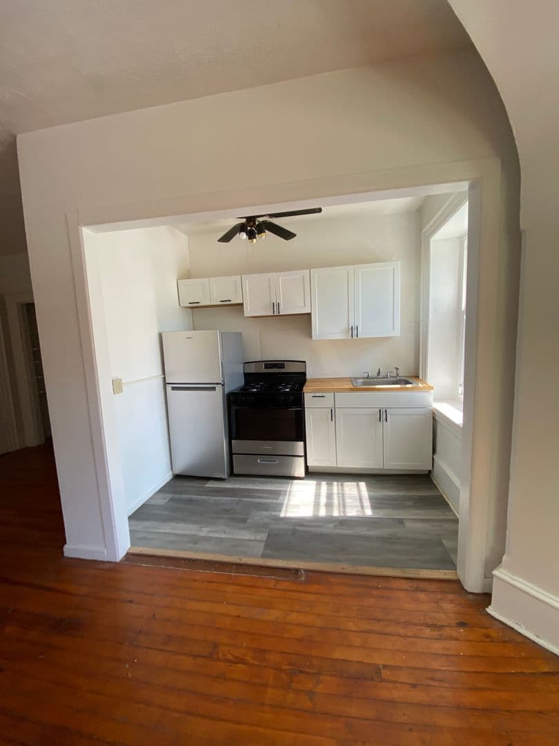 Philadelphia Apartment: 6500 Lincoln Dr.