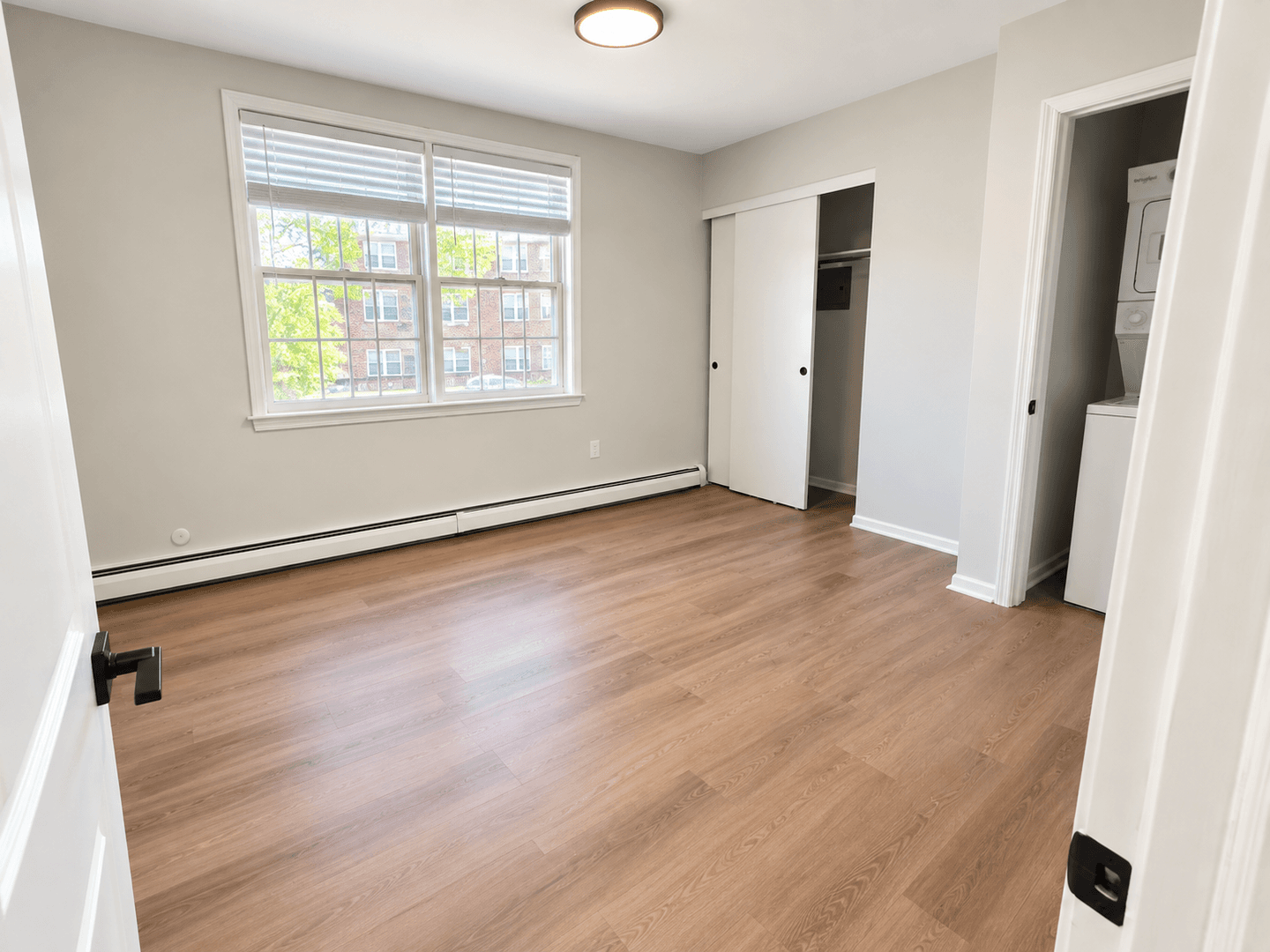 Bellmawr Apartment: 327 E Browning Rd