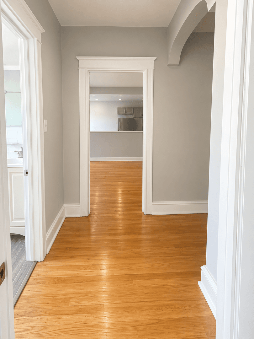 Philadelphia Apartment: 320 Rochelle Ave.