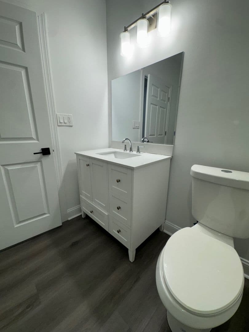 Darby Apartment: 901 Quarry St
