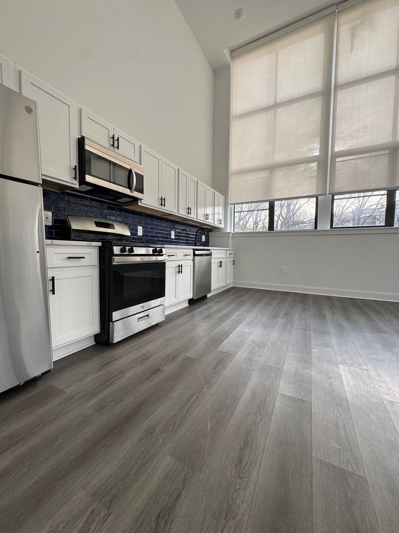 Darby Apartment: 901 Quarry St