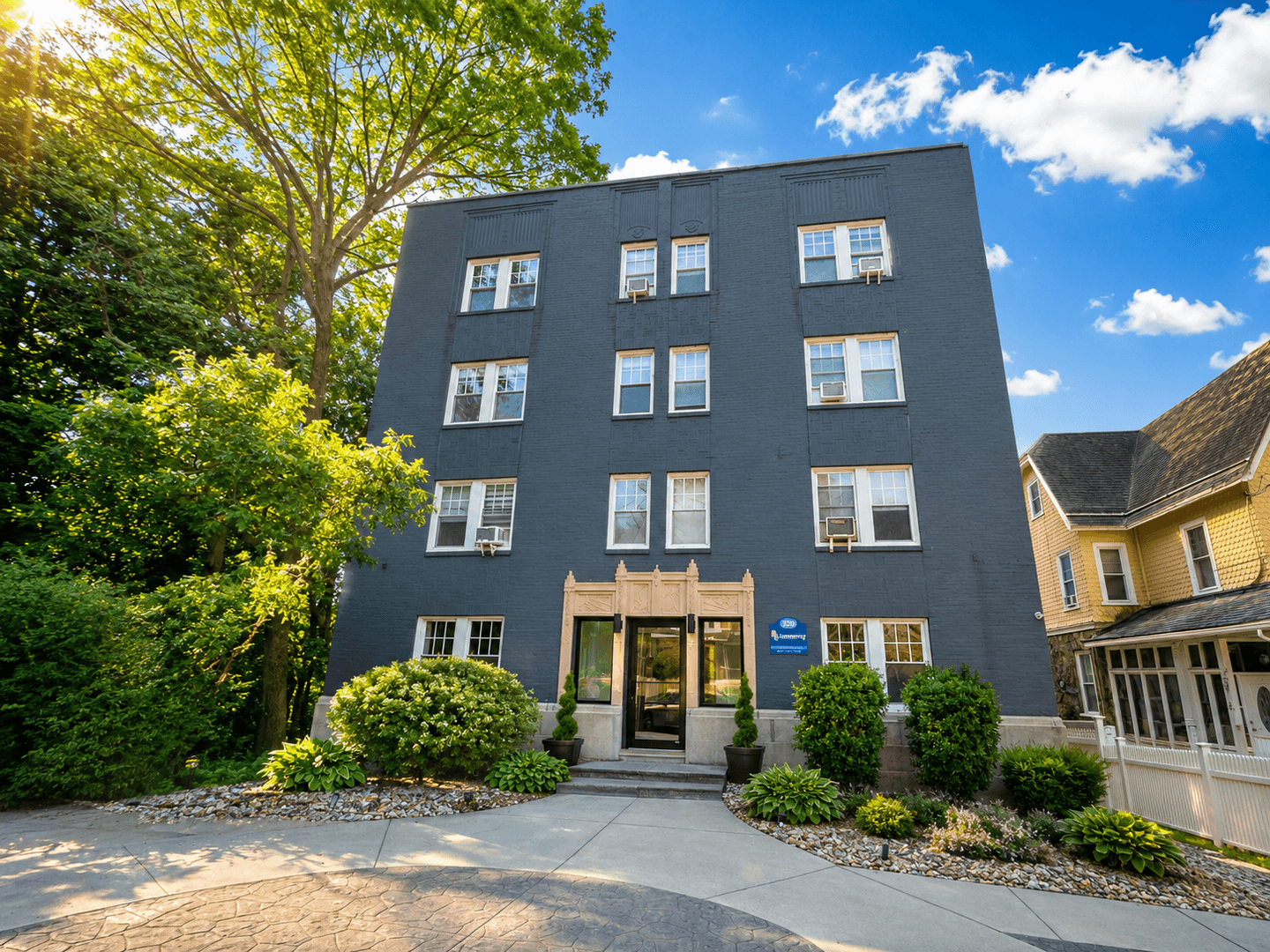 Philadelphia Apartment: 320 Rochelle Ave.