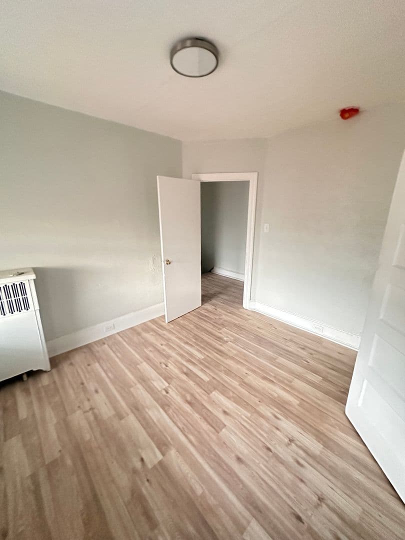 Philadelphia Apartment: 4950 Walnut Street