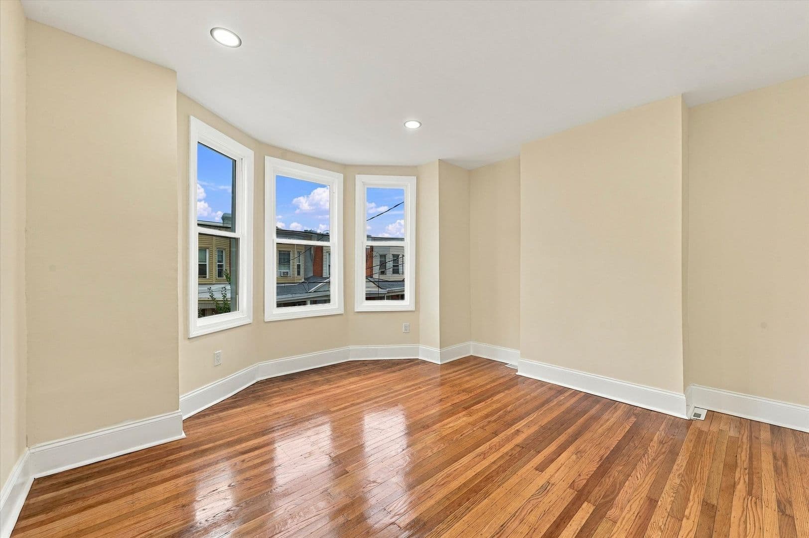 Philadelphia Apartment: 5050 Irving St.