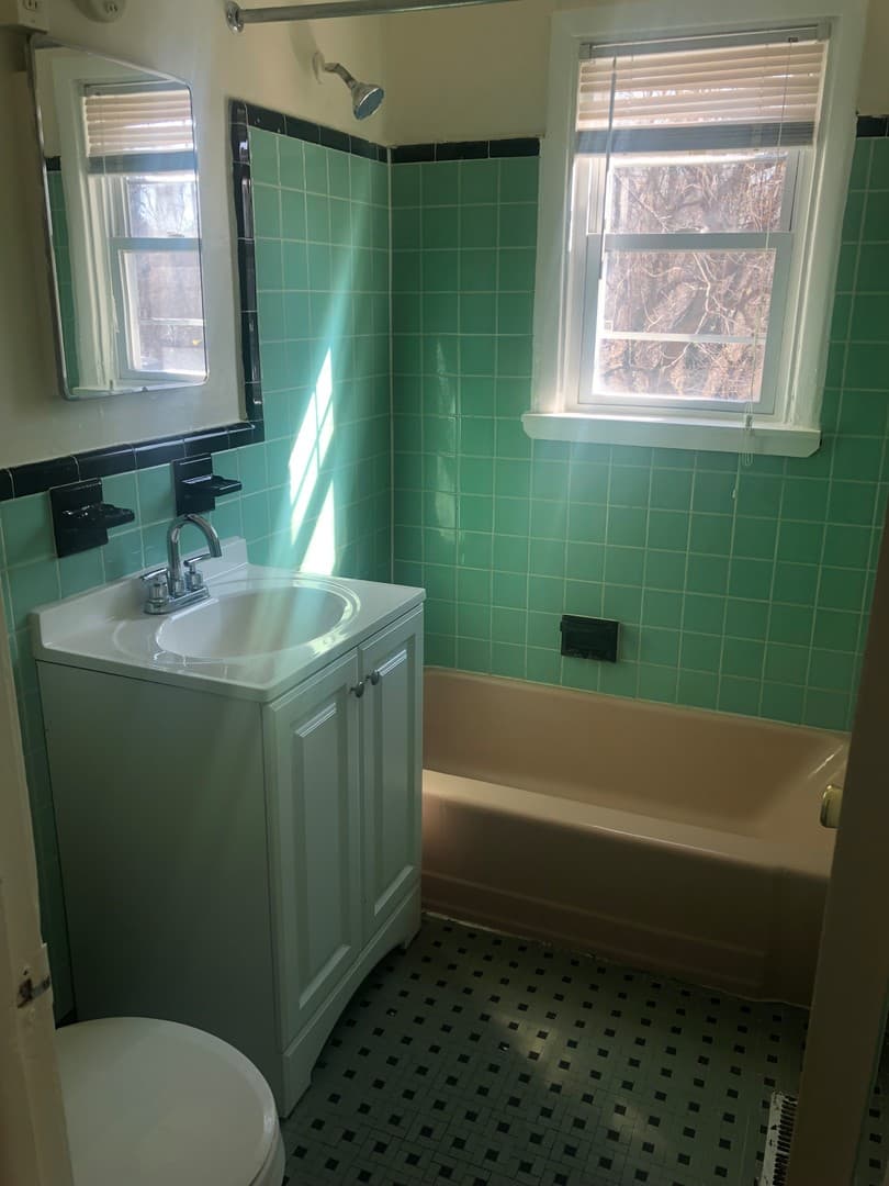 Chester Apartment: 2701 Chestnut St