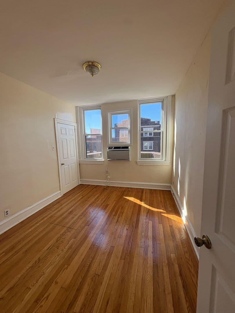 Philadelphia Apartment: 4748 Pine Street