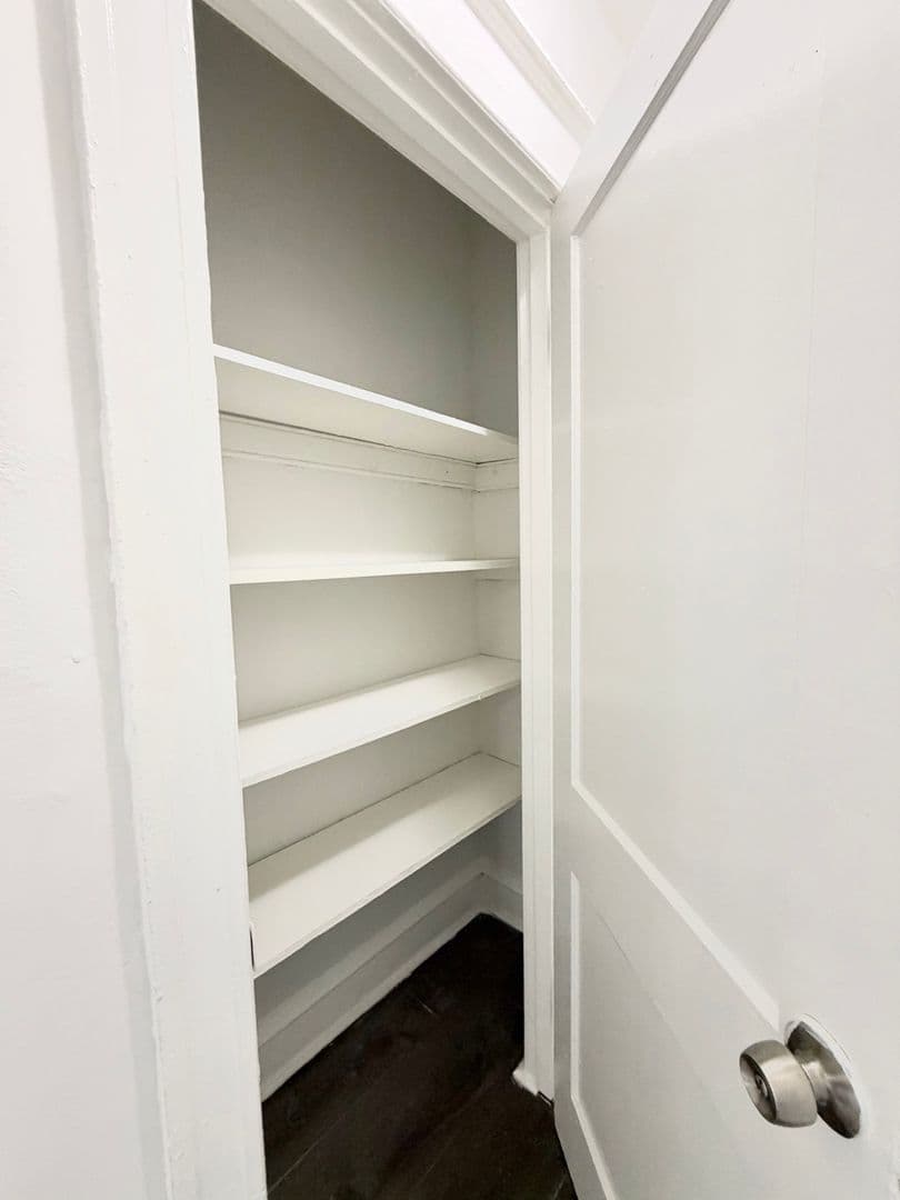 Philadelphia Apartment: 715 East Church Lane