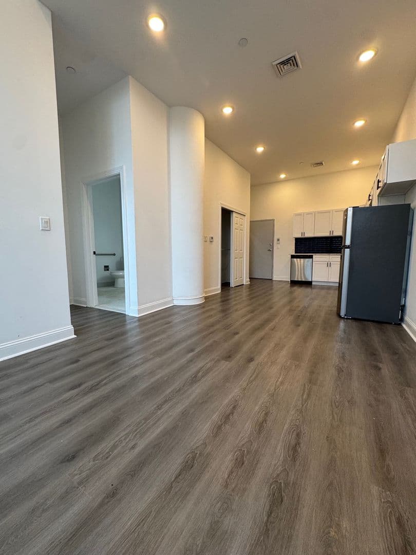 Darby Apartment: 901 Quarry St