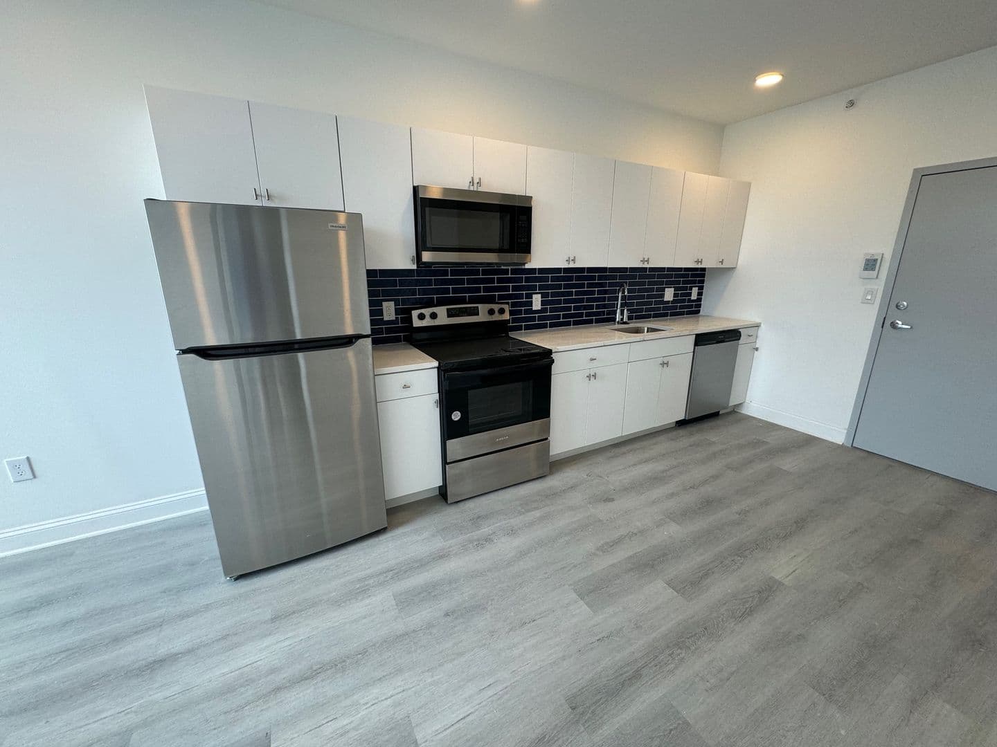 Philadelphia Apartment: 1600 W Hunting Park