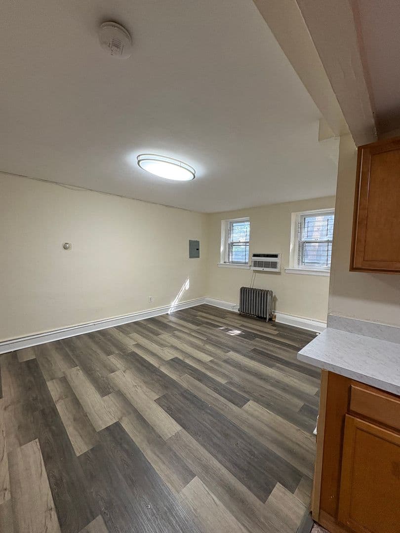 Philadelphia Apartment: 4801-4845 Pine Street