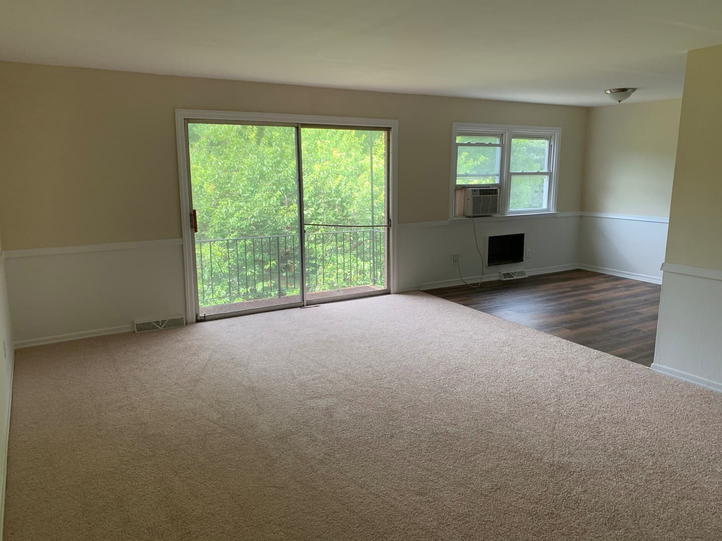 Chester Apartment: 2701 Chestnut St