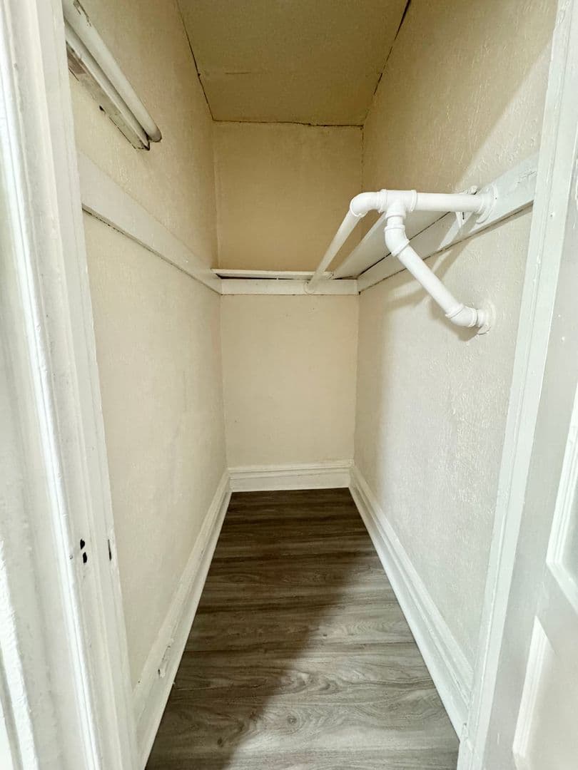 Philadelphia Apartment: 5040 Walnut Street
