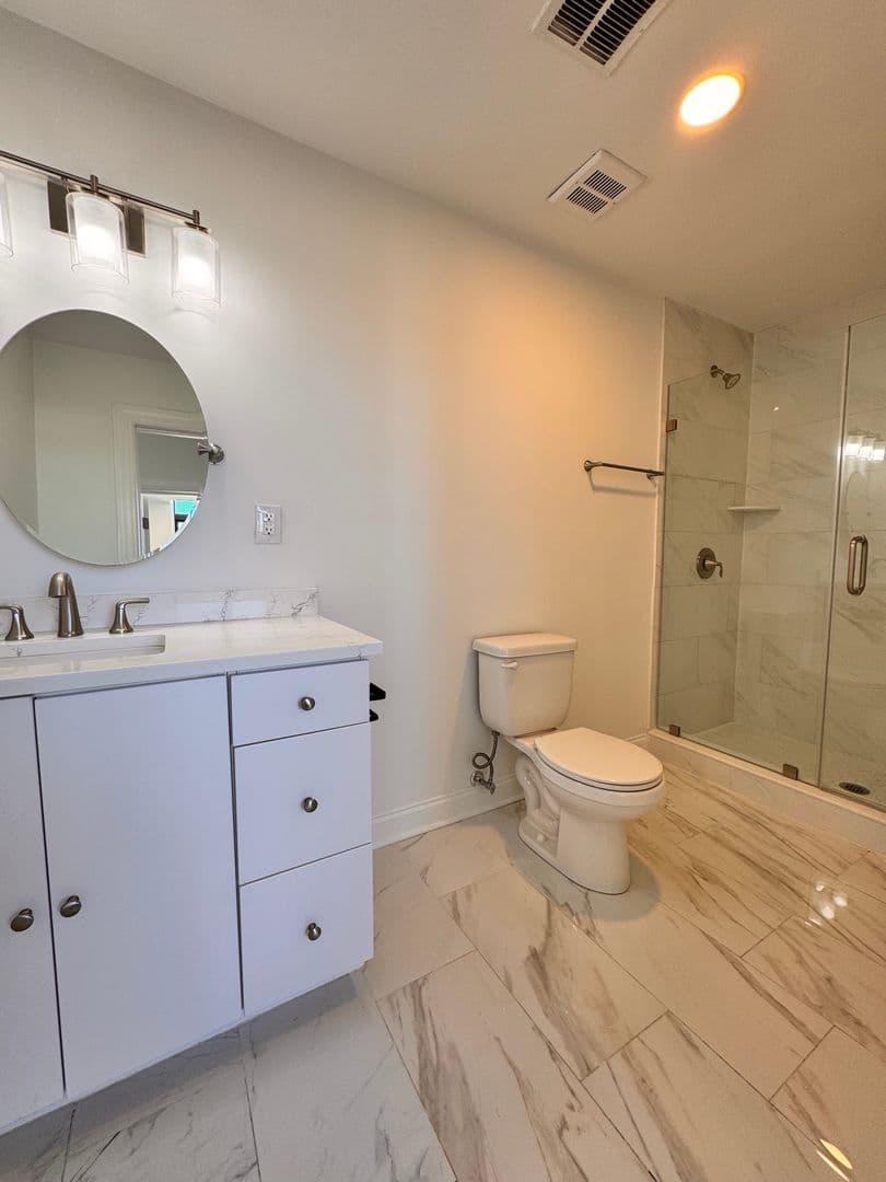 Philadelphia Apartment: 1600 W Hunting Park