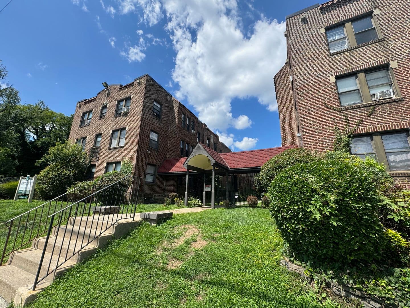 Philadelphia Apartment: 715 East Church Lane