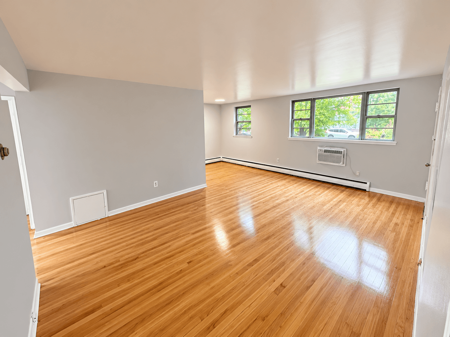 Philadelphia Apartment: 3024-3026 W. Queen Lane