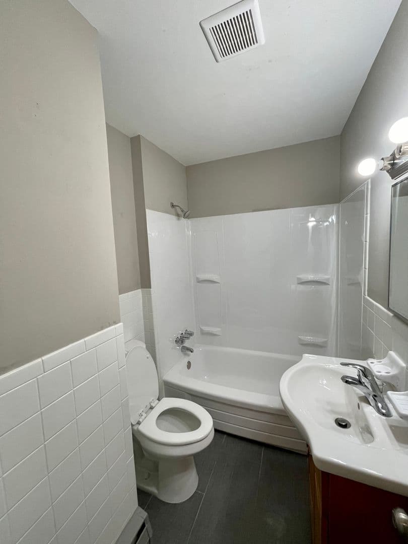 Chester Apartment: 500 East 24th Street