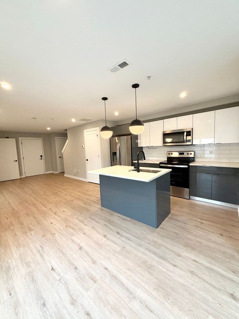 Philadelphia Apartment: 2639 Cecil B. Moore Ave.
